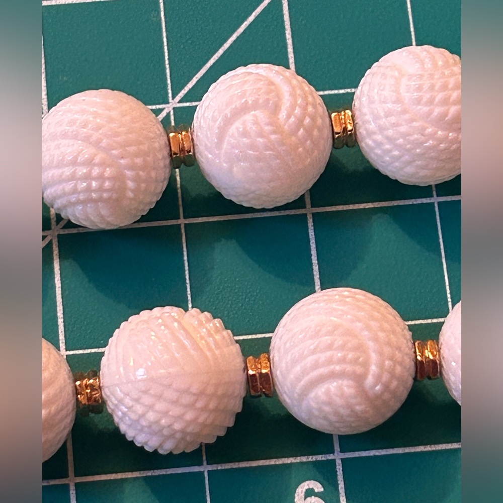 Vintage Lucite Acrylic White Carved Round Beaded Textured Necklace Volleyball